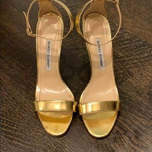 Manolo Blahnik Heels Gold Patent